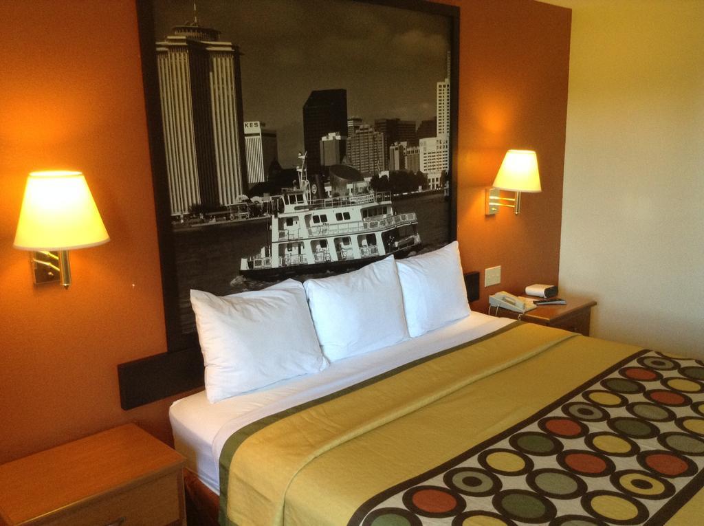 Super 8 By Wyndham Hotel La Nouvelle-Orléans