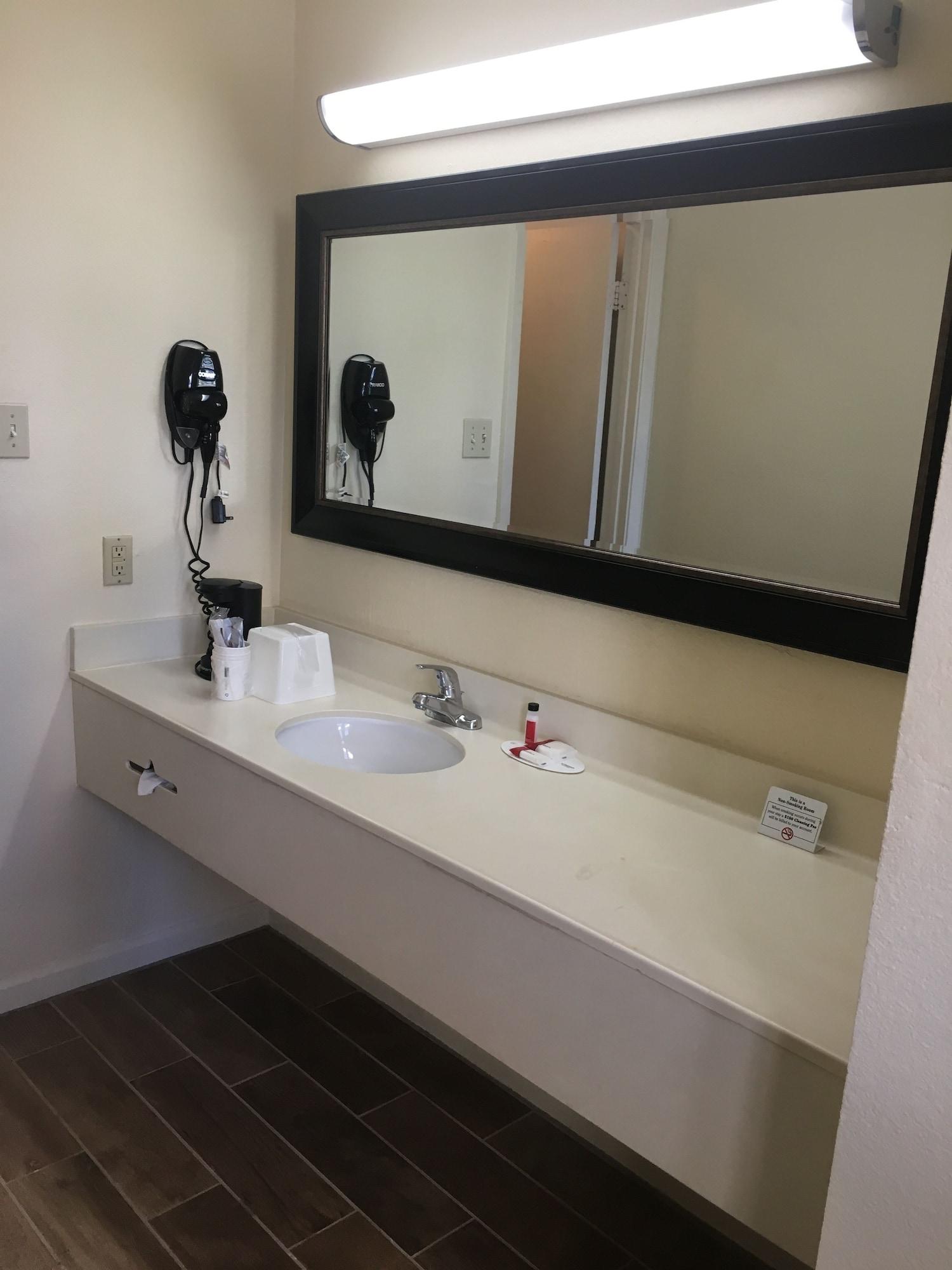 Super 8 By Wyndham Hotel La Nouvelle-Orléans